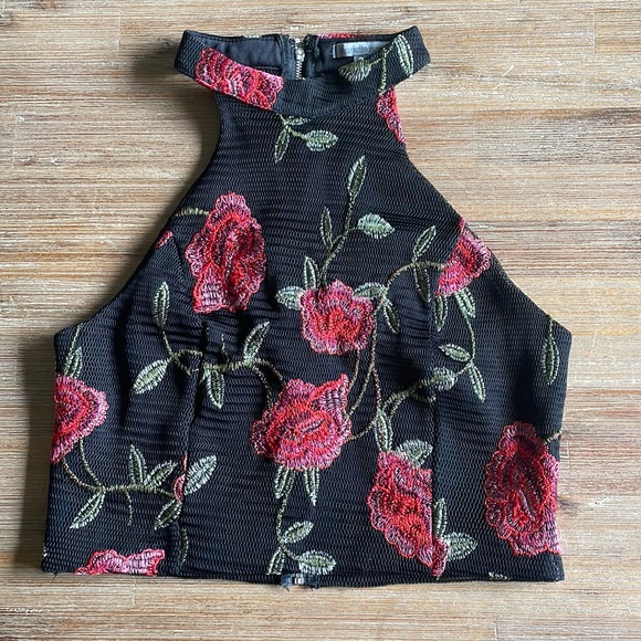 Charlotte Russe Rose Embroidered Halter Crop - Picture 3 of 10
